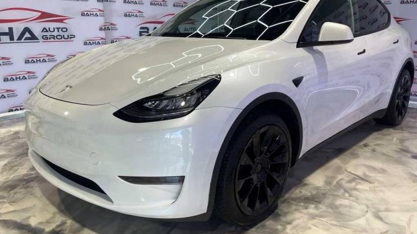 TESLA MODEL Y 2023 7SAYGDEE7PA032322 image